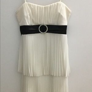 Belle robe, portée pour prise de photos 15 ans